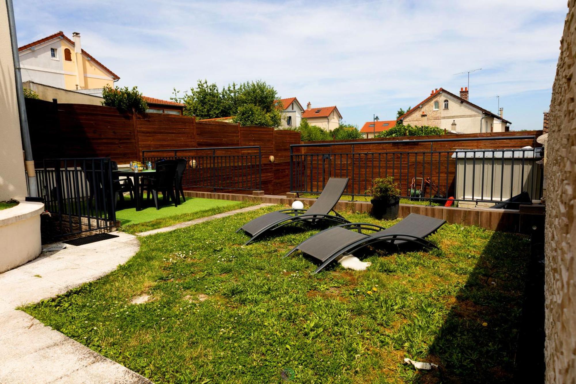 The Silent Green Lounge, Noisiel Exterior photo